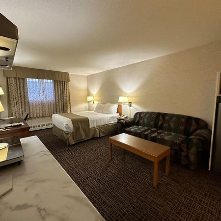Coast Fort St John Hotel Fort St. John Екстериор снимка