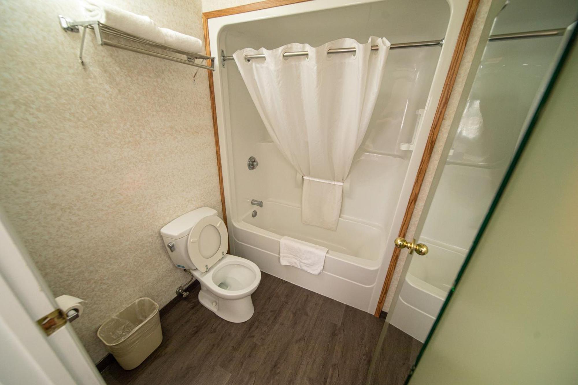 Coast Fort St John Hotel Fort St. John Екстериор снимка