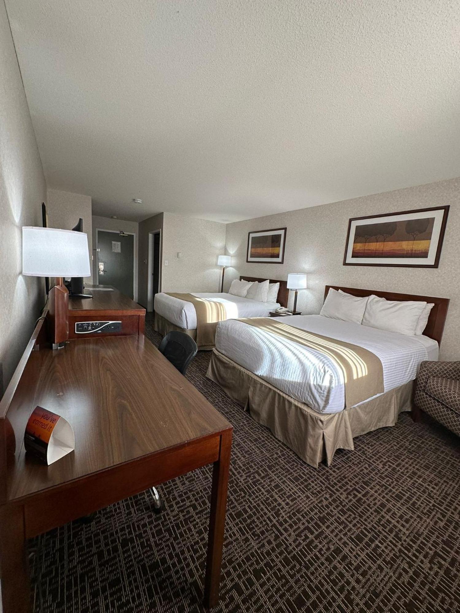 Coast Fort St John Hotel Fort St. John Екстериор снимка