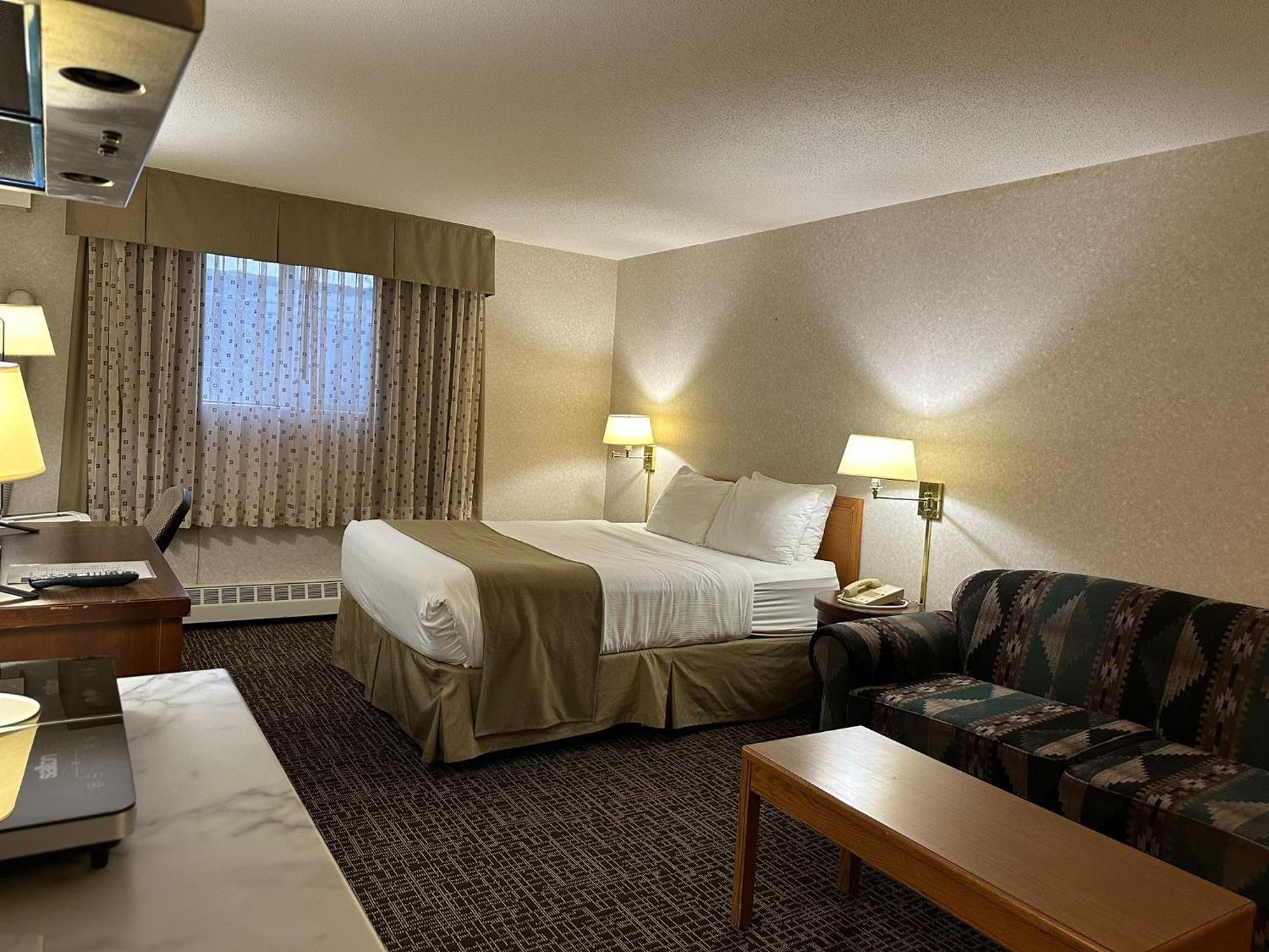 Coast Fort St John Hotel Fort St. John Екстериор снимка