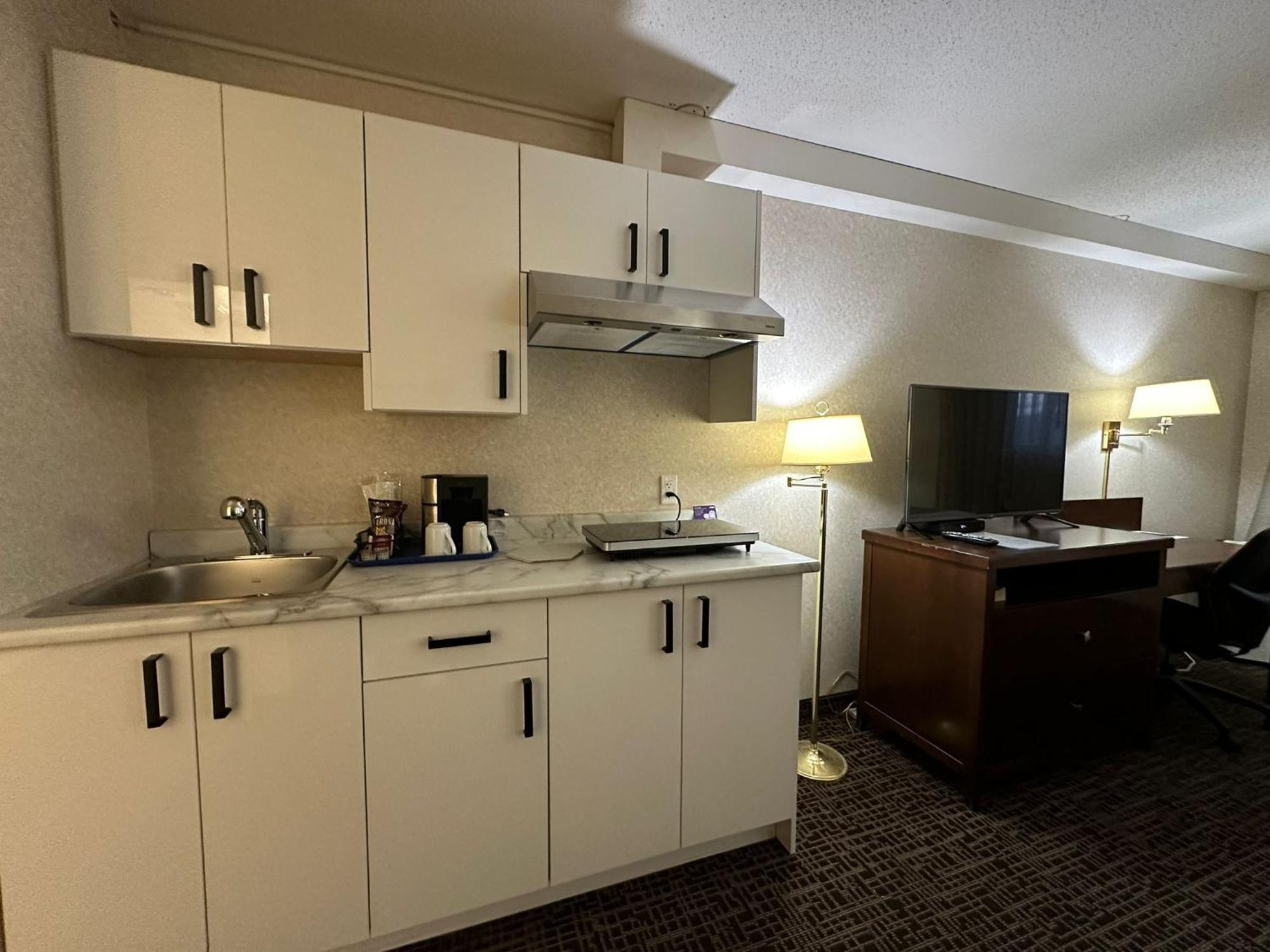 Coast Fort St John Hotel Fort St. John Екстериор снимка